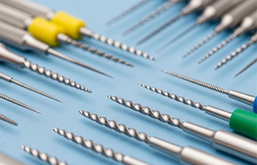 ニッケルチタンファイルを用いた丁寧な根管形成